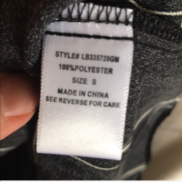 Nice black and ivory half zip blouse - Picture 8 of 8